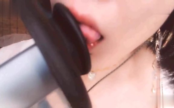 肉松艾ASMR – 定制让老婆好好给你舔耳朵