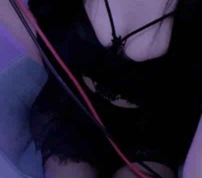 晚婉吥想睡黑丝蕾丝裙asmr