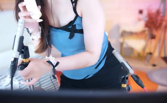 虎牙小一熟了系列吃香蕉